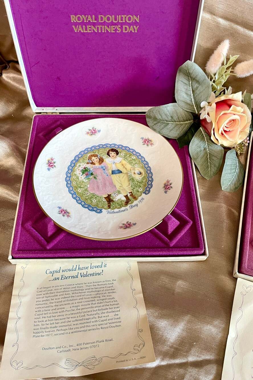 Set of 3 Vintage Royal Doulton Valentine's Day Collector Plates (1976, 1977, 197 - Picture 7 of 7